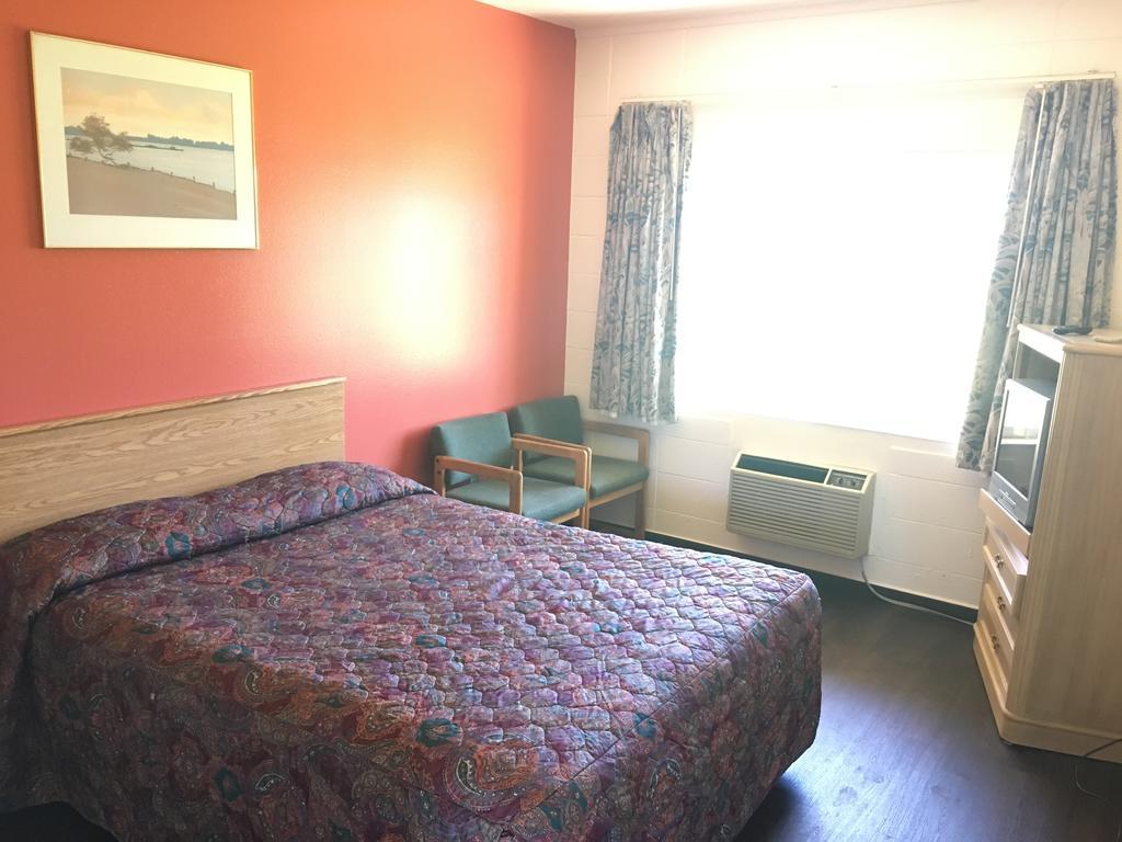Budget Inn Motel Woodburn Exterior photo