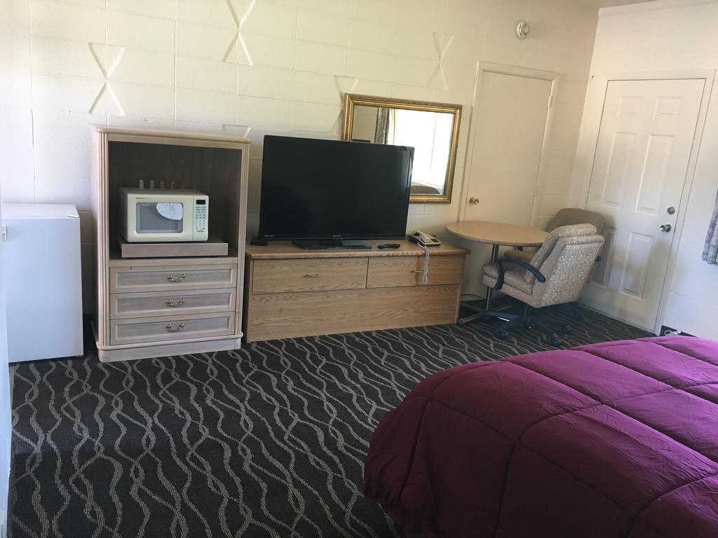 Budget Inn Motel Woodburn Exterior photo